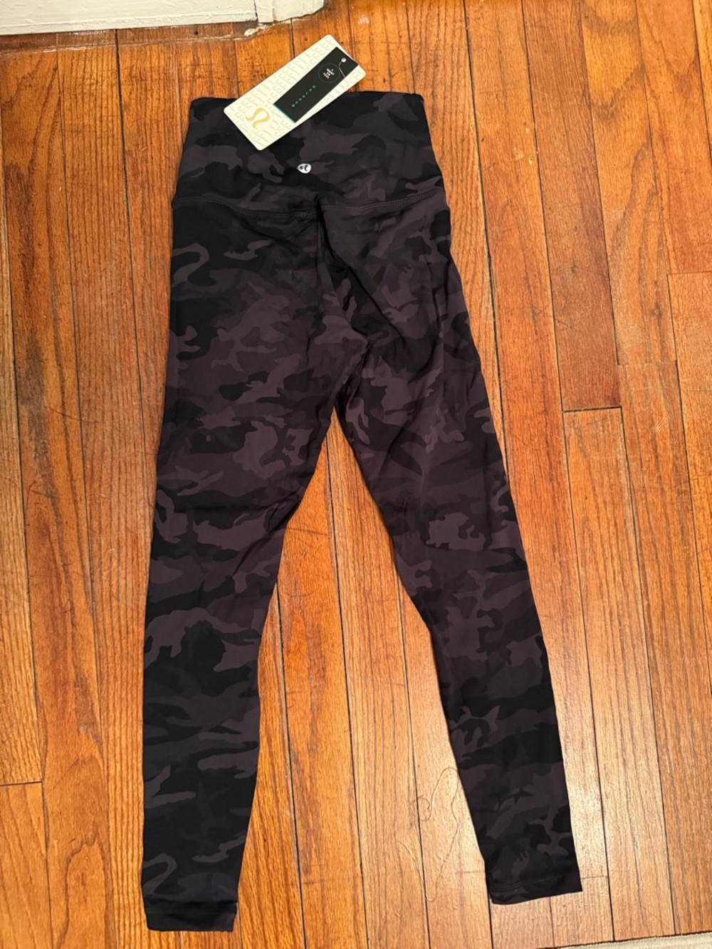 lululemon athletica women‘a Black & Charcoal Camo Leggings